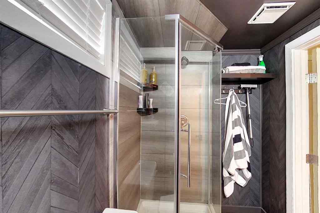 MLS® A2256045 - 5036 12 Avenue   in Edson Edson, Residential