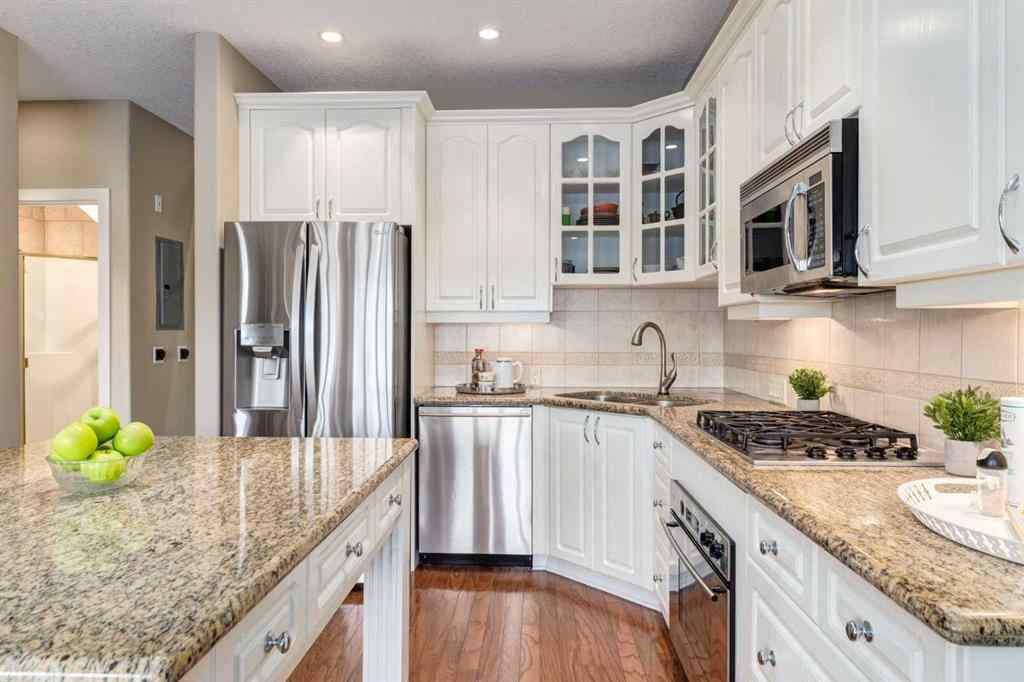 MLS® A2256046 - Unit #406 3412 Parkdale Boulevard NW in Parkdale Calgary, Residential