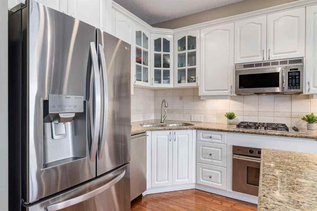 MLS® A2256046 - Unit #406 3412 Parkdale Boulevard NW in Parkdale Calgary, Residential