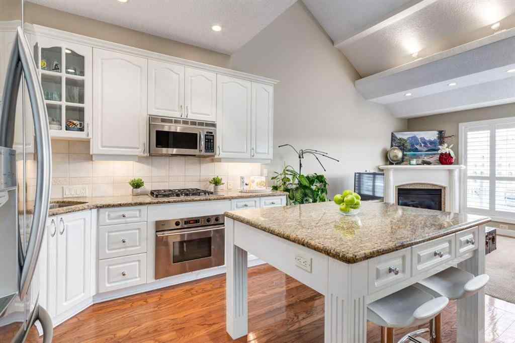 MLS® A2256046 - Unit #406 3412 Parkdale Boulevard NW in Parkdale Calgary, Residential
