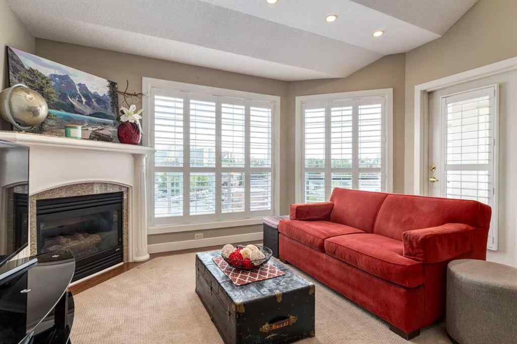 MLS® A2256046 - Unit #406 3412 Parkdale Boulevard NW in Parkdale Calgary, Residential
