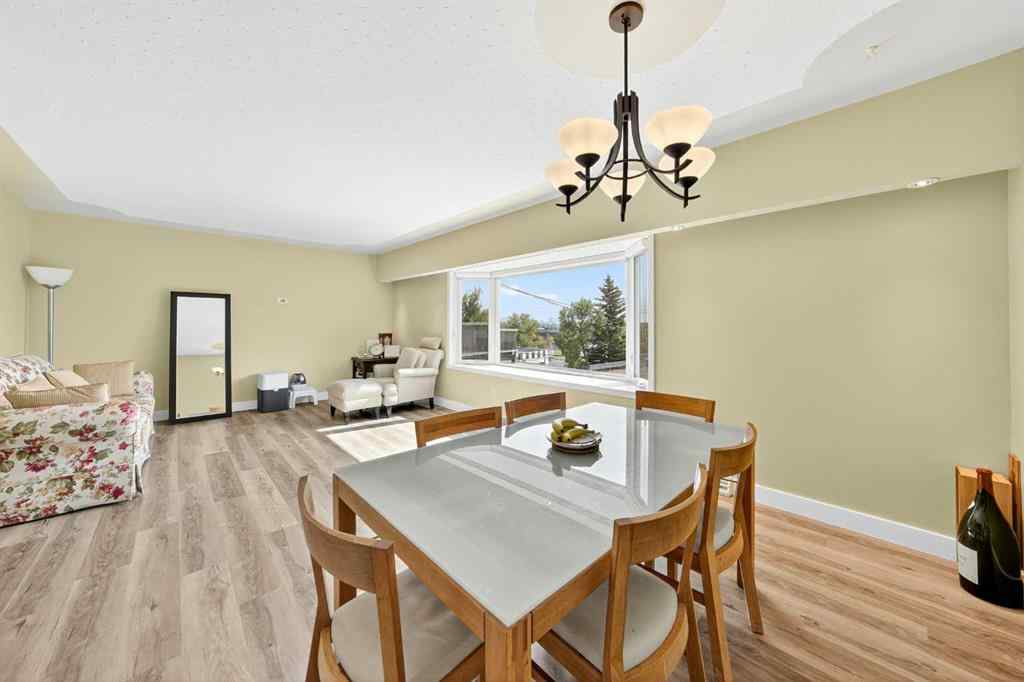 MLS® A2256051 - 35 Collingwood Place NW in Collingwood Calgary, Residential