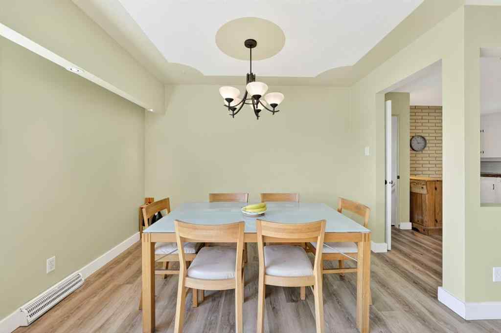MLS® A2256051 - 35 Collingwood Place NW in Collingwood Calgary, Residential