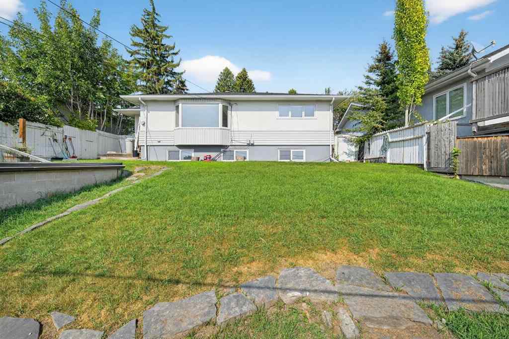 MLS® A2256051 - 35 Collingwood Place NW in Collingwood Calgary, Residential