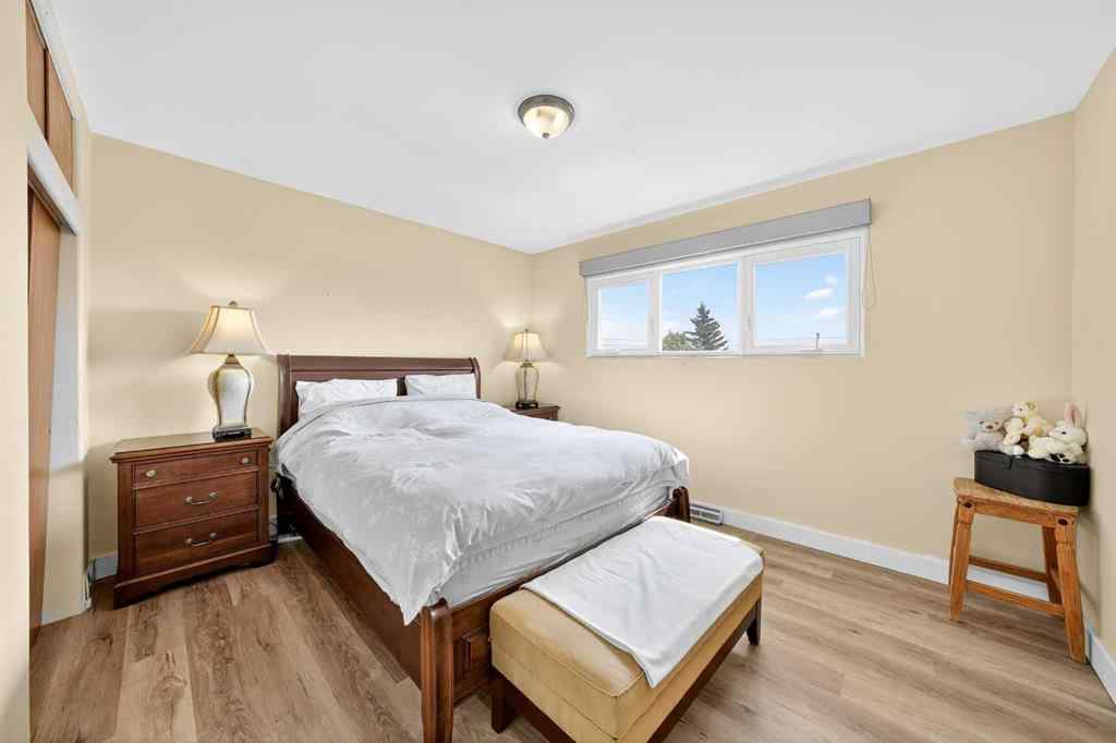 MLS® A2256051 - 35 Collingwood Place NW in Collingwood Calgary, Residential
