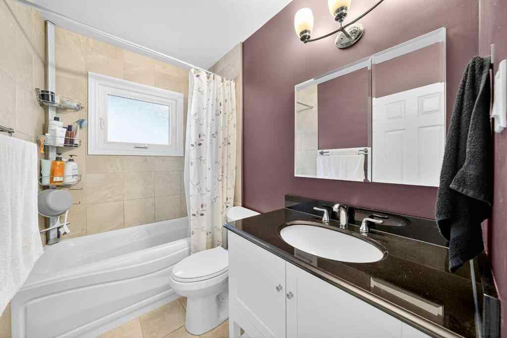 MLS® A2256051 - 35 Collingwood Place NW in Collingwood Calgary, Residential