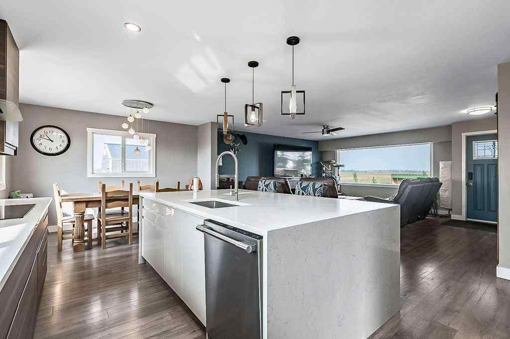 MLS® A2256052 - 233055 Range Road 250   in NONE Rural Wheatland County, Residential