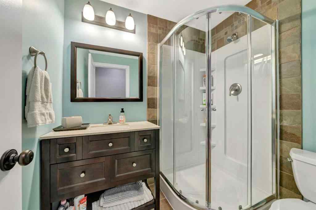 MLS® A2256053 - 1607 54 Avenue Close  in College Park Lloydminster, Residential