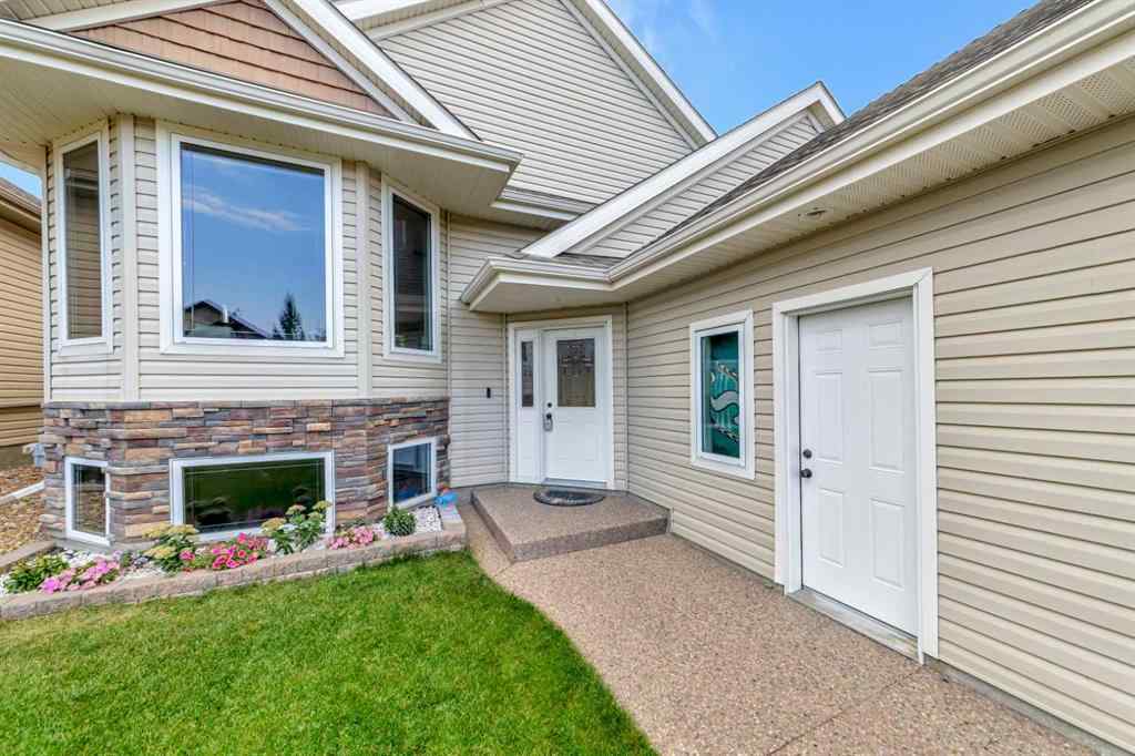 MLS® A2256053 - 1607 54 Avenue Close  in College Park Lloydminster, Residential