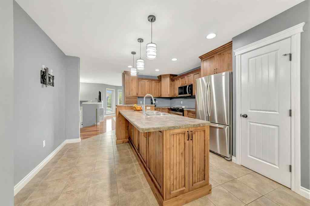 MLS® A2256053 - 1607 54 Avenue Close  in College Park Lloydminster, Residential