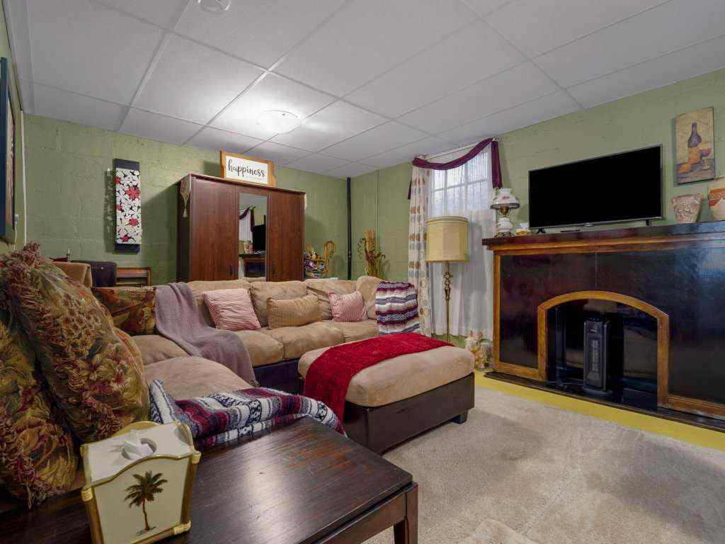 MLS® A2256054 - 121 Center Avenue  in NONE Milk River, Residential