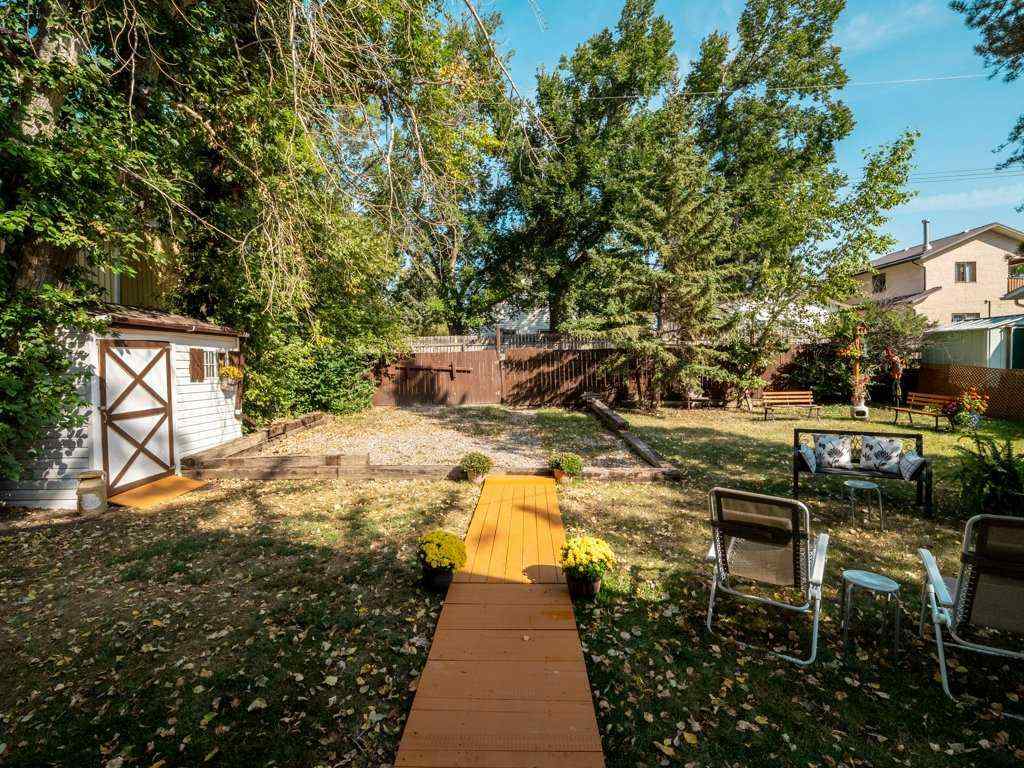 MLS® A2256054 - 121 Center Avenue  in NONE Milk River, Residential
