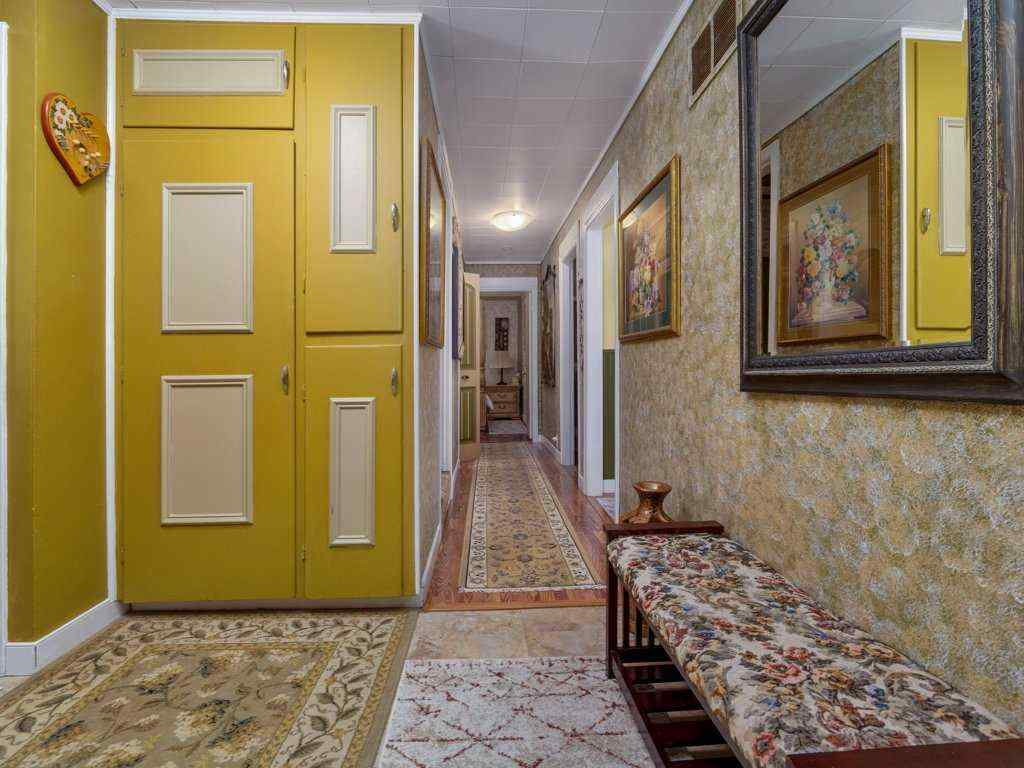 MLS® A2256054 - 121 Center Avenue  in NONE Milk River, Residential