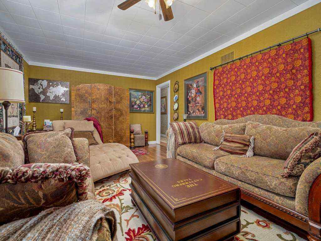 MLS® A2256054 - 121 Center Avenue  in NONE Milk River, Residential