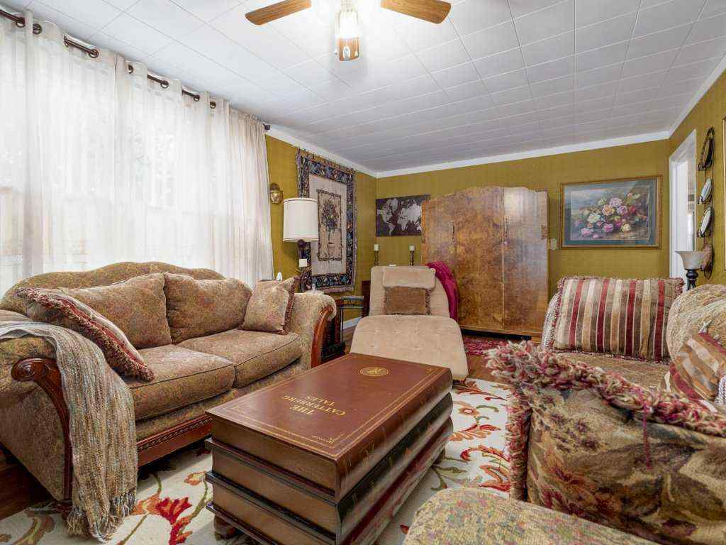 MLS® A2256054 - 121 Center Avenue  in NONE Milk River, Residential