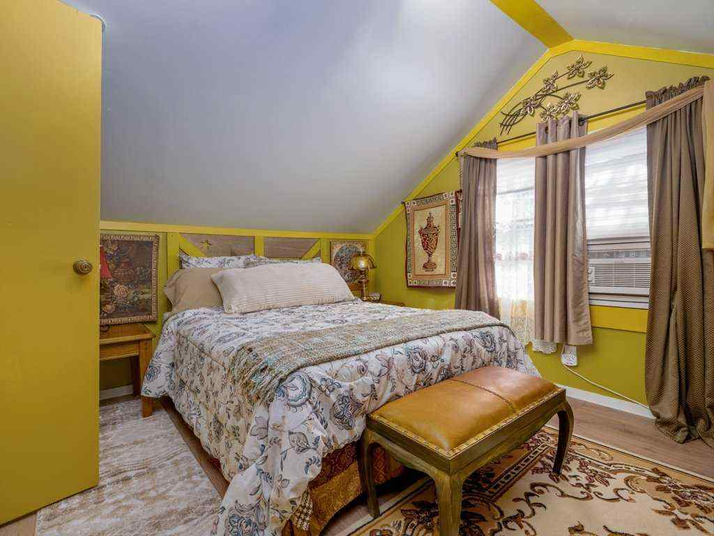 MLS® A2256054 - 121 Center Avenue  in NONE Milk River, Residential