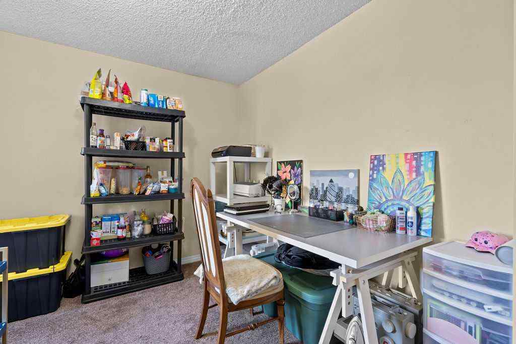 MLS® A2256055 - 5812 22 Avenue NE in Pineridge Calgary, Residential