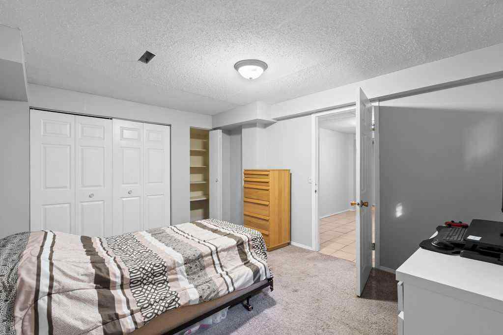 MLS® A2256055 - 5812 22 Avenue NE in Pineridge Calgary, Residential