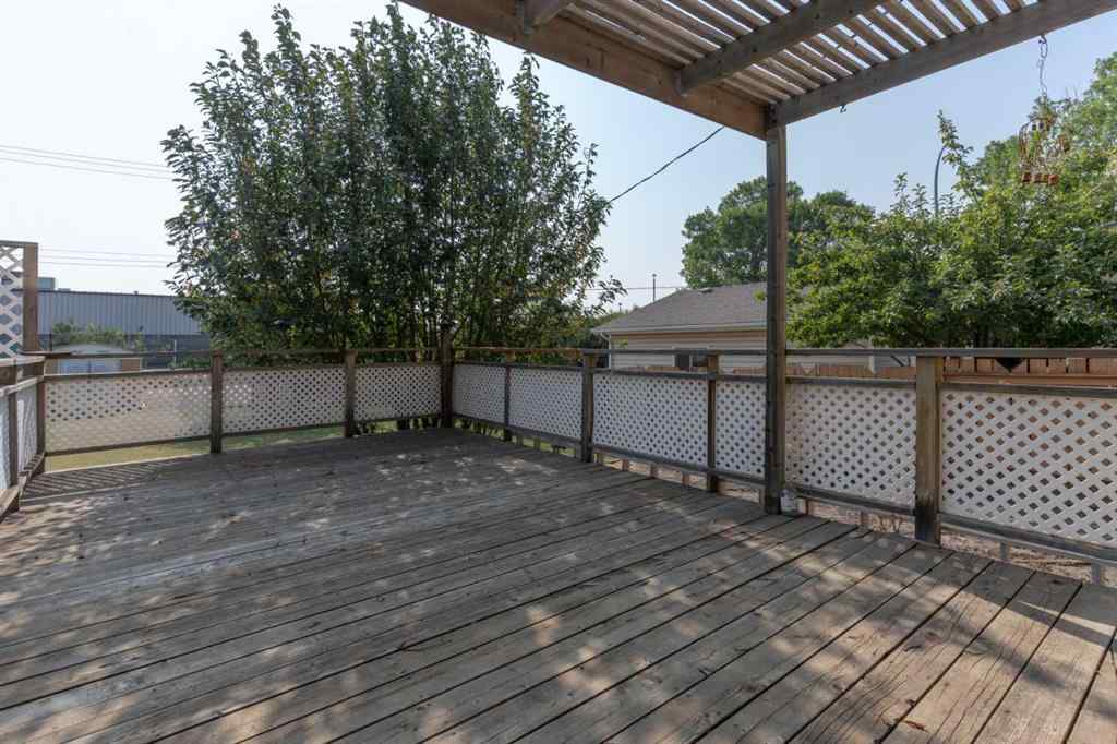 MLS® A2256057 - 6521 49 Avenue  in Grandview Camrose, Residential