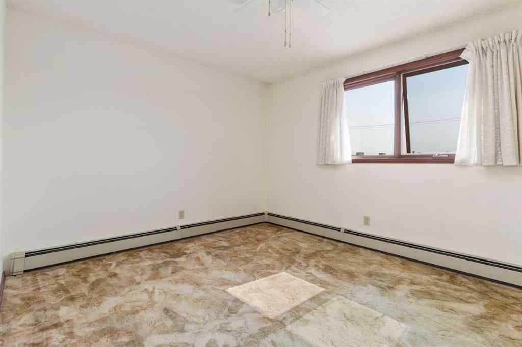 MLS® A2256057 - 6521 49 Avenue  in Grandview Camrose, Residential