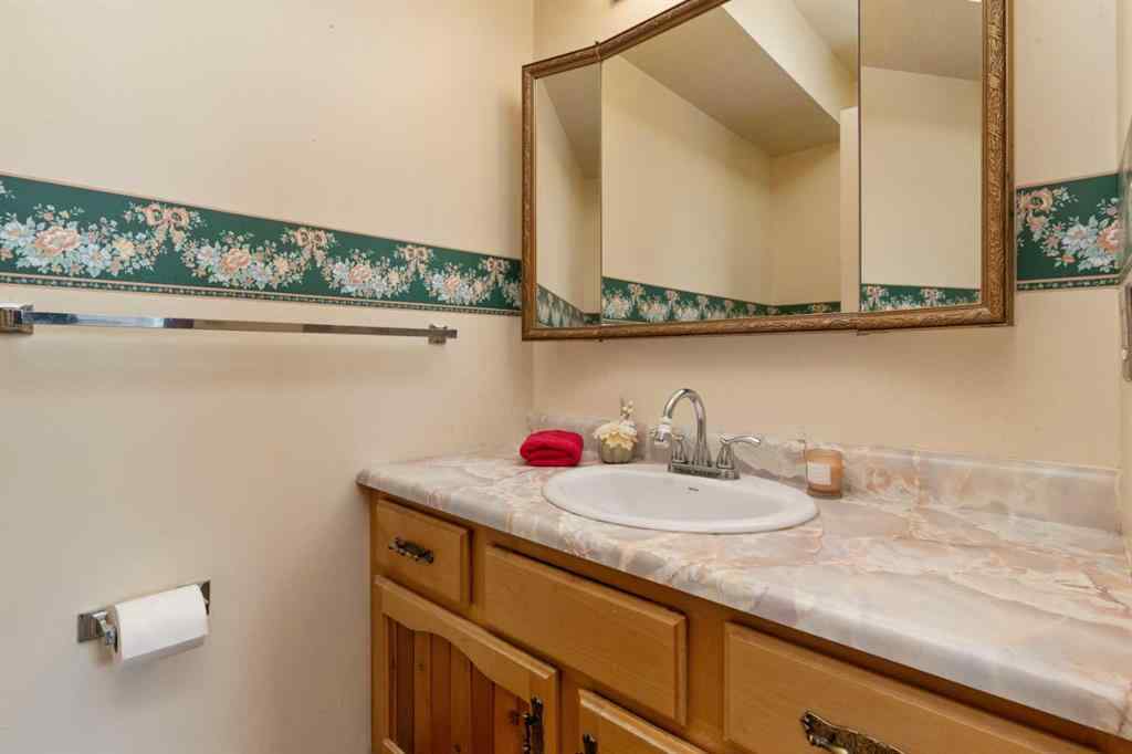MLS® A2256057 - 6521 49 Avenue  in Grandview Camrose, Residential