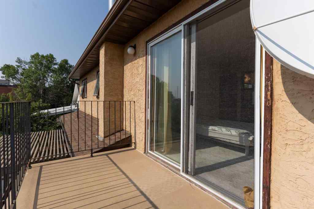 MLS® A2256057 - 6521 49 Avenue  in Grandview Camrose, Residential