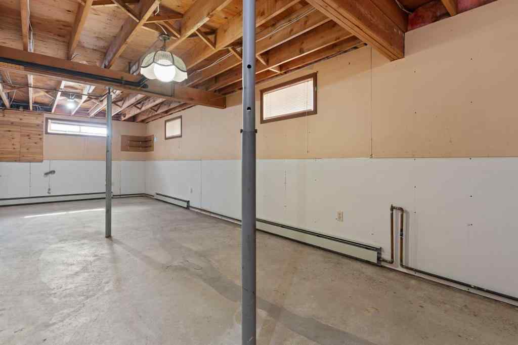 MLS® A2256057 - 6521 49 Avenue  in Grandview Camrose, Residential