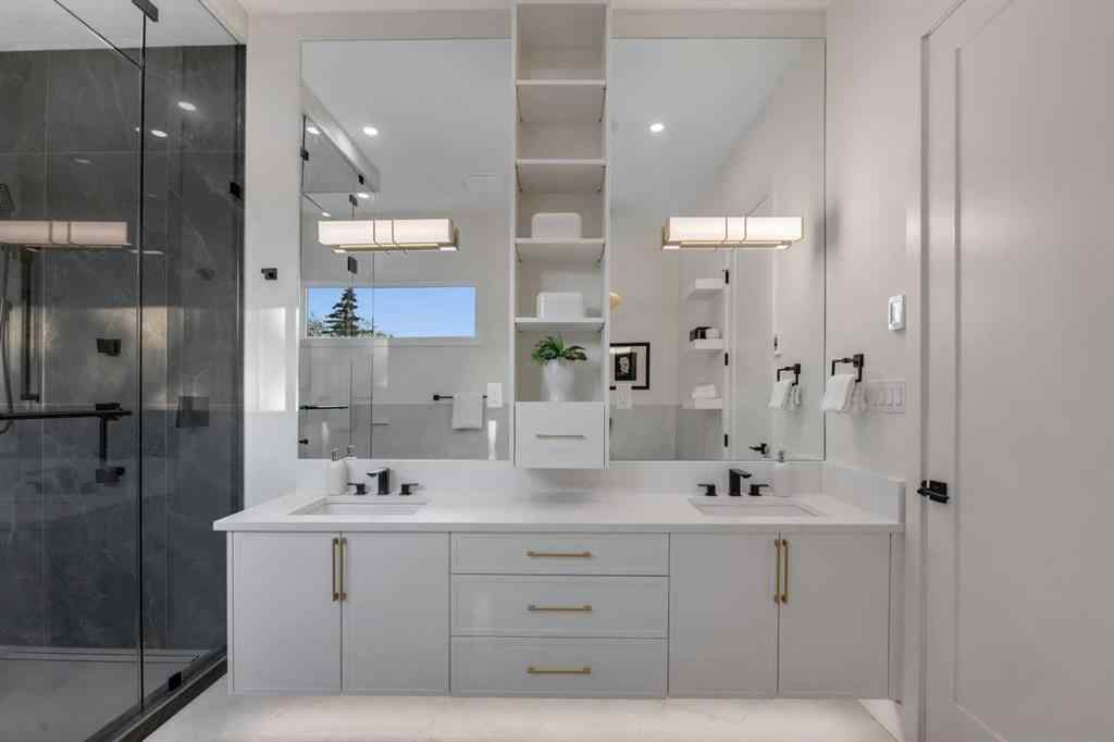 MLS® A2256061 - 2911 4 Avenue NW in Parkdale Calgary, Residential
