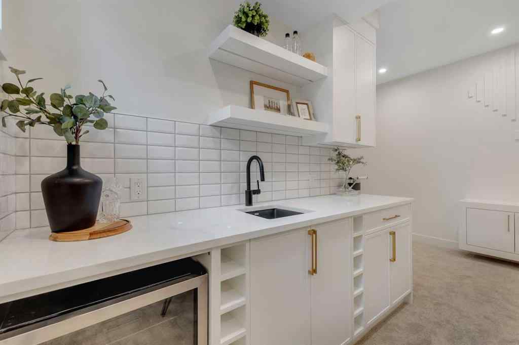 MLS® A2256061 - 2911 4 Avenue NW in Parkdale Calgary, Residential