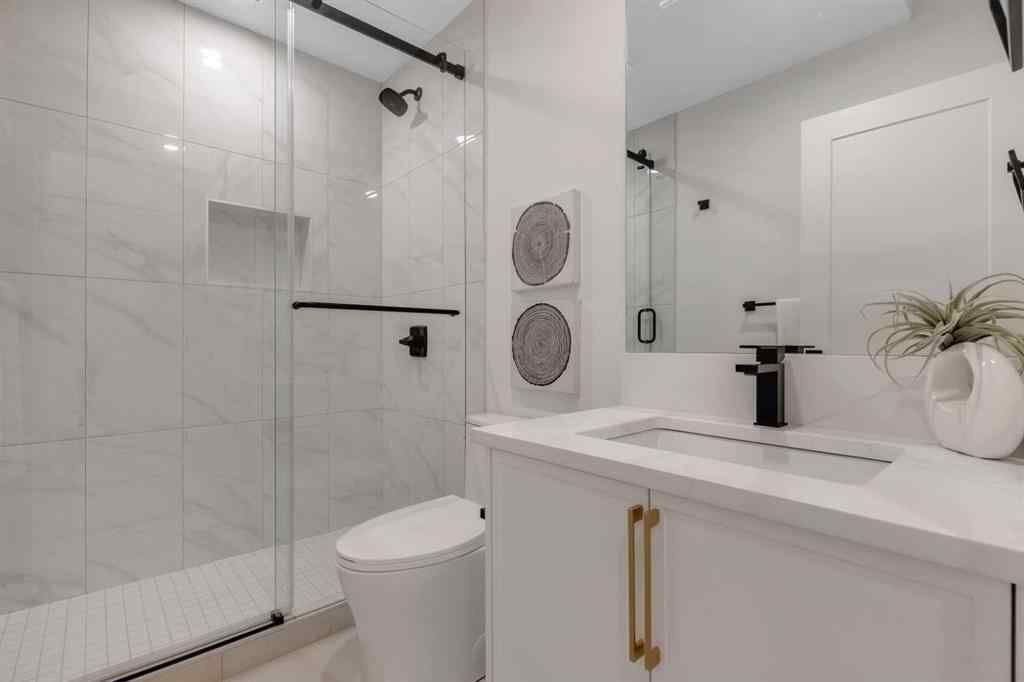MLS® A2256061 - 2911 4 Avenue NW in Parkdale Calgary, Residential