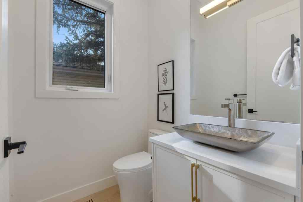 MLS® A2256061 - 2911 4 Avenue NW in Parkdale Calgary, Residential