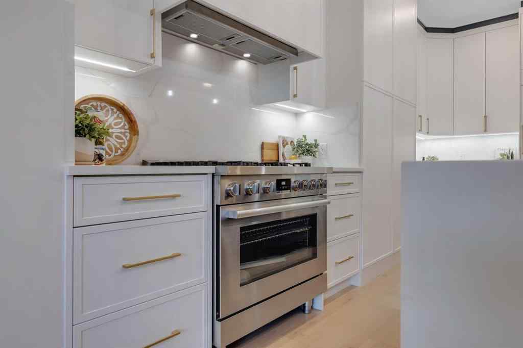 MLS® A2256061 - 2911 4 Avenue NW in Parkdale Calgary, Residential