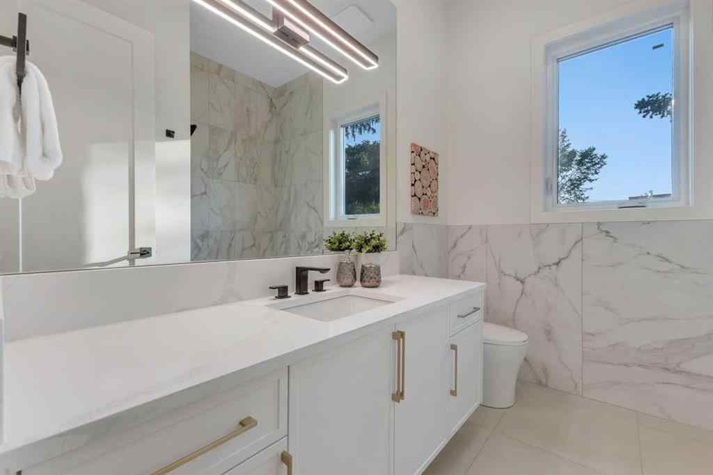MLS® A2256061 - 2911 4 Avenue NW in Parkdale Calgary, Residential