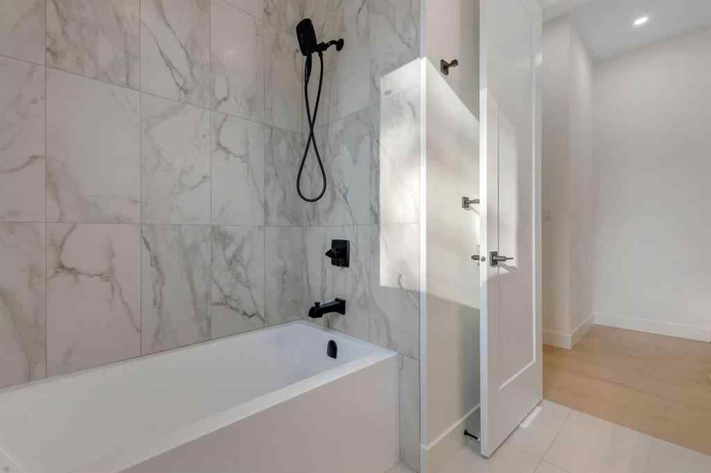 MLS® A2256061 - 2911 4 Avenue NW in Parkdale Calgary, Residential