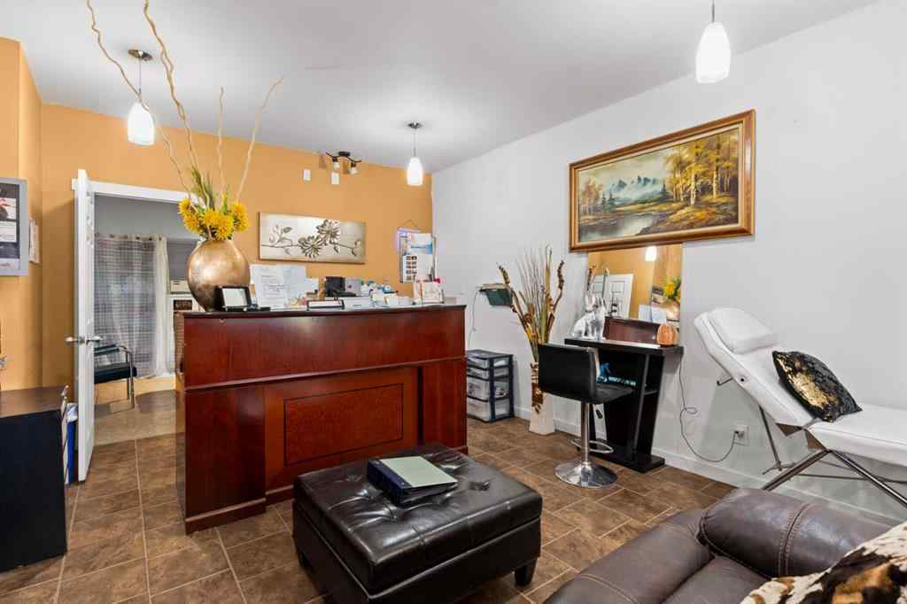 MLS® A2256068 - 342 14 Street NW in Hillhurst Calgary, Commercial