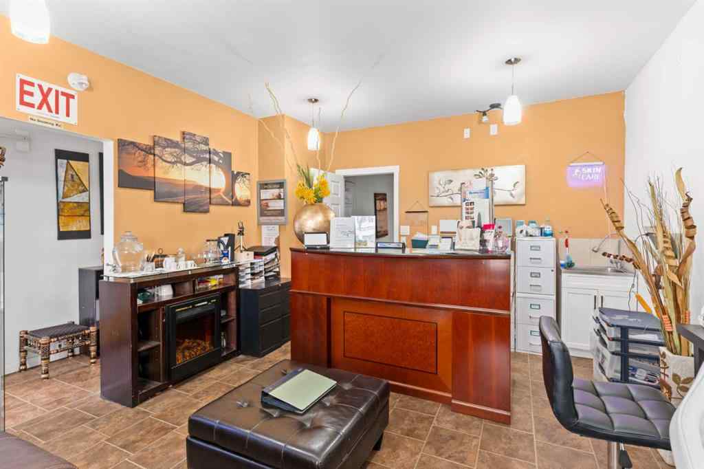 MLS® A2256068 - 342 14 Street NW in Hillhurst Calgary, Commercial