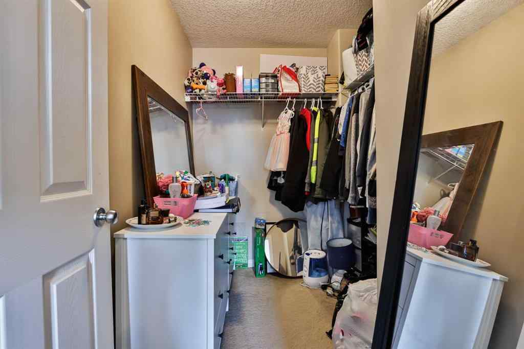 MLS® A2256070 - 326 Lynx Crescent N in Uplands Lethbridge, Residential