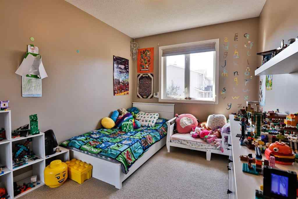 MLS® A2256070 - 326 Lynx Crescent N in Uplands Lethbridge, Residential