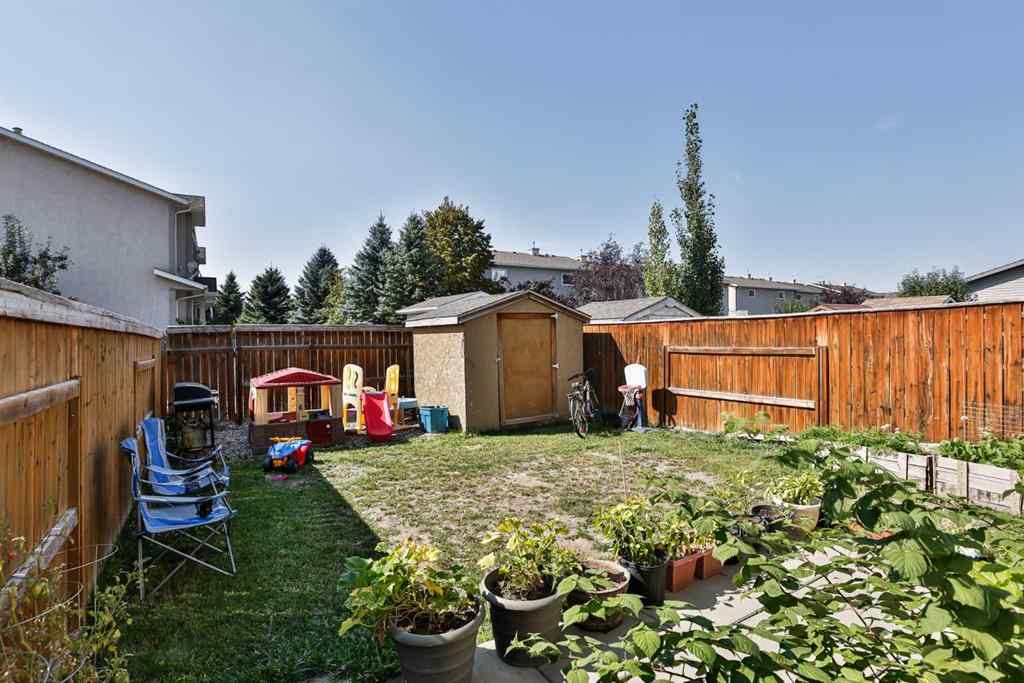 MLS® A2256070 - 326 Lynx Crescent N in Uplands Lethbridge, Residential