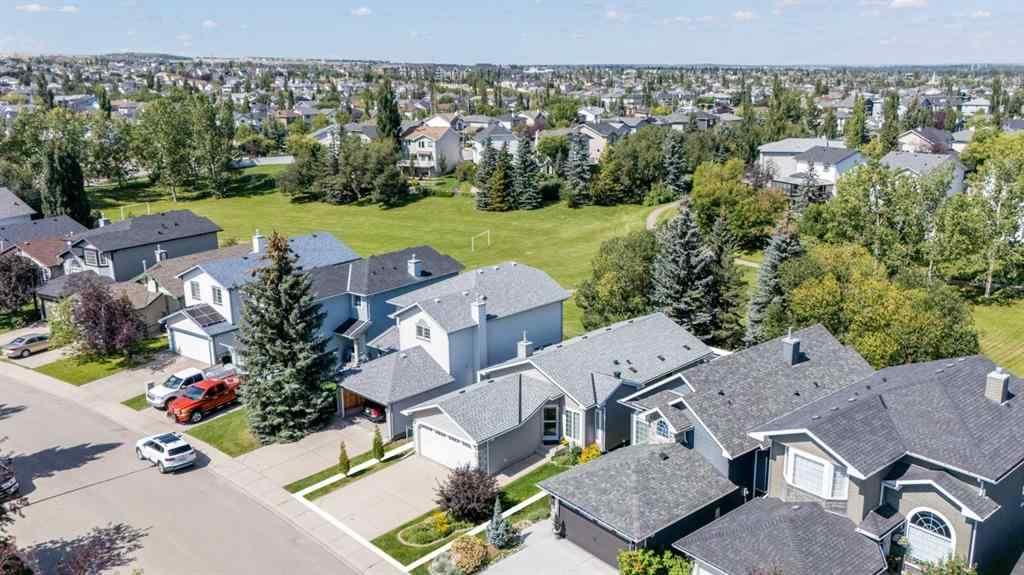 MLS® A2256076 - 22 Somerside Manor SW in Somerset Calgary, Residential