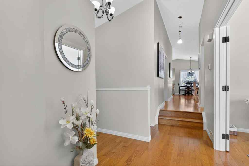 MLS® A2256076 - 22 Somerside Manor SW in Somerset Calgary, Residential