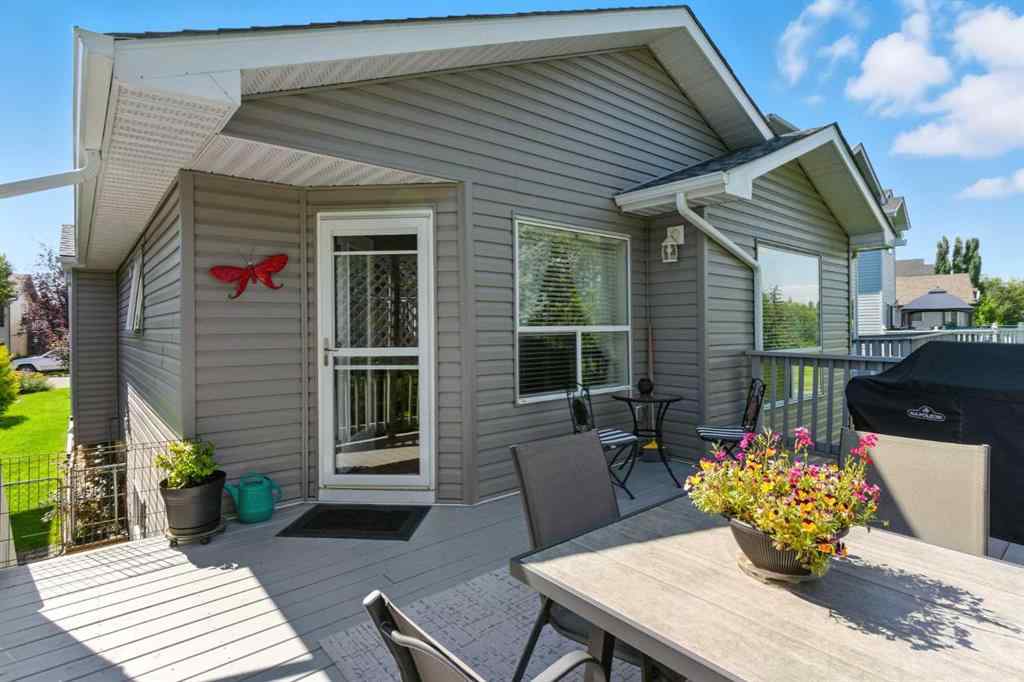 MLS® A2256076 - 22 Somerside Manor SW in Somerset Calgary, Residential