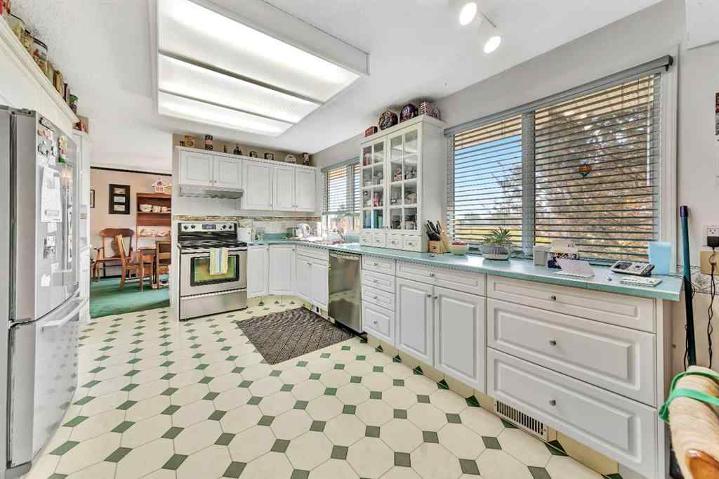 MLS® A2256078 - 5621 35 Street  in Steele Heights Lloydminster, Residential