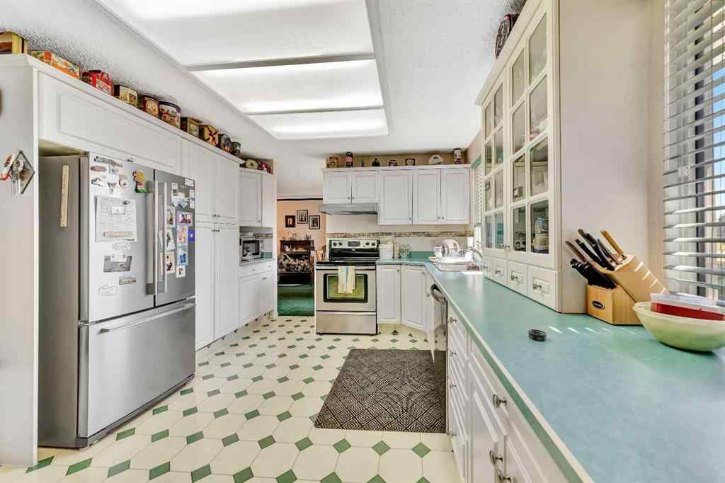 MLS® A2256078 - 5621 35 Street  in Steele Heights Lloydminster, Residential