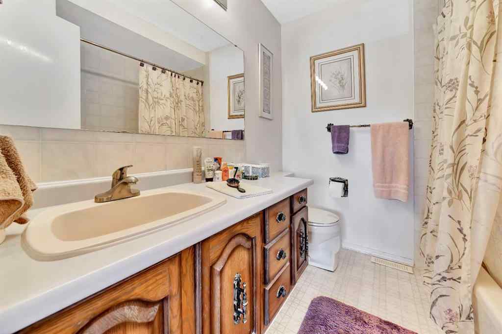 MLS® A2256078 - 5621 35 Street  in Steele Heights Lloydminster, Residential