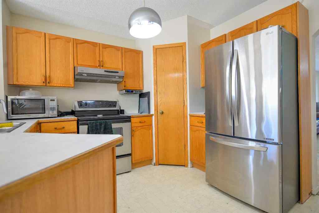 MLS® A2256080 - 152 Valley Meadow Close NW in Valley Ridge Calgary, Residential