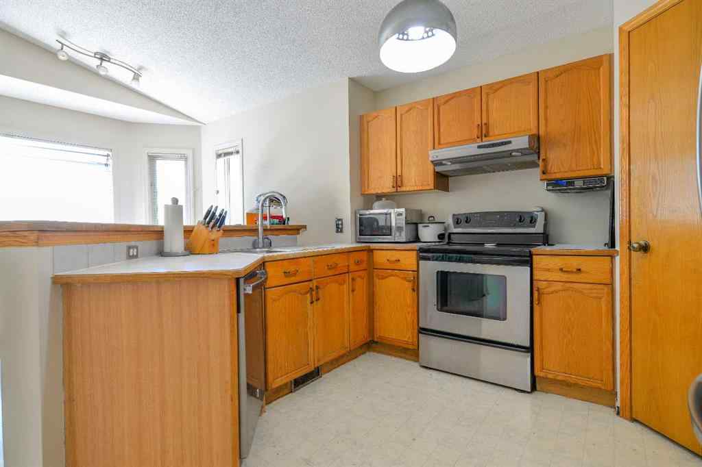 MLS® A2256080 - 152 Valley Meadow Close NW in Valley Ridge Calgary, Residential