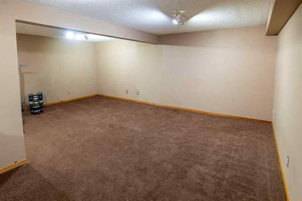 MLS® A2256080 - 152 Valley Meadow Close NW in Valley Ridge Calgary, Residential