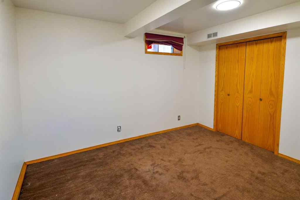 MLS® A2256080 - 152 Valley Meadow Close NW in Valley Ridge Calgary, Residential