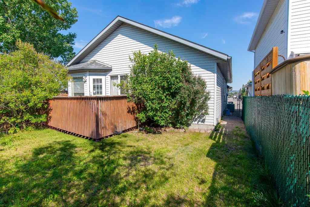 MLS® A2256080 - 152 Valley Meadow Close NW in Valley Ridge Calgary, Residential